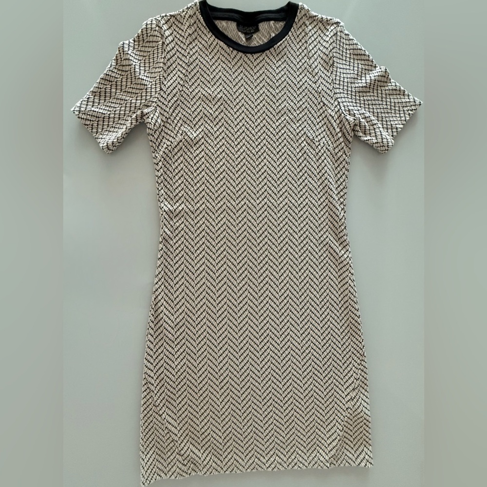 TOPSHOP Pink & White Chevron Short Sleeve Mini Dress - Size US 8 - NWOT